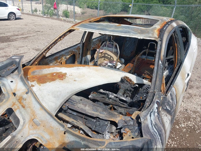 2018 Honda Civic VIN JHMFC1F30JX022323 IAAI salvage auction — TOTAL BURN, Junk (Illinois), sold $150 on 2026-07-22 (photo 6)