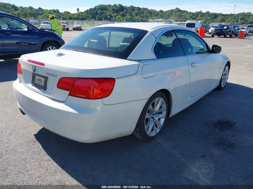 2013 BMW 3er VIN WBADW3C5XDJ525394 IAAI salvage auction — HAIL, Salvage (Illinois), sold $3,500 on 2026-07-14 (photo 4)