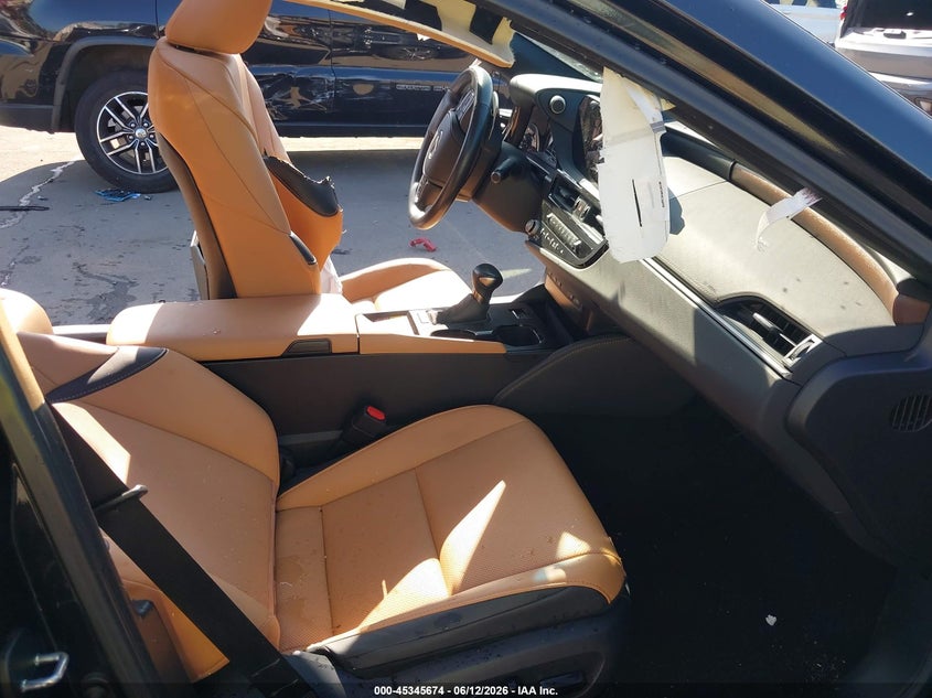 2024 Lexus ES VIN 58ADZ1B14RU180449 IAAI salvage auction — SIDE, Wait Title, sold $10,000 on 2026-08-01 (photo 5)
