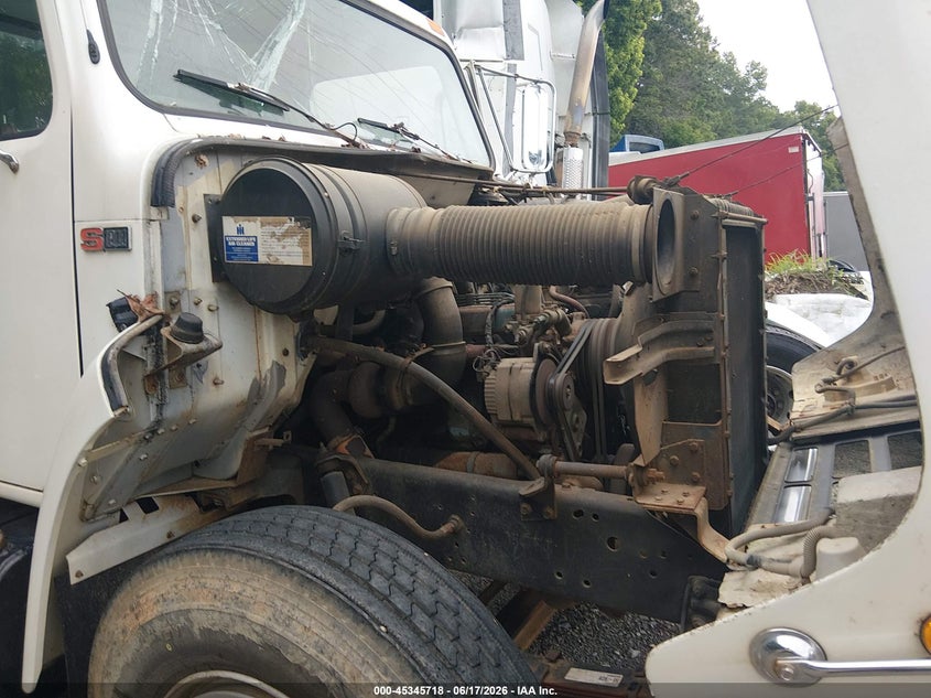 1985 International S-series VIN 1HTLDTVN0FHA50839 IAAI salvage auction — RIGHT FRONT, Salvage (Idaho), sold $1,350 on 2026-07-06 (photo 9)