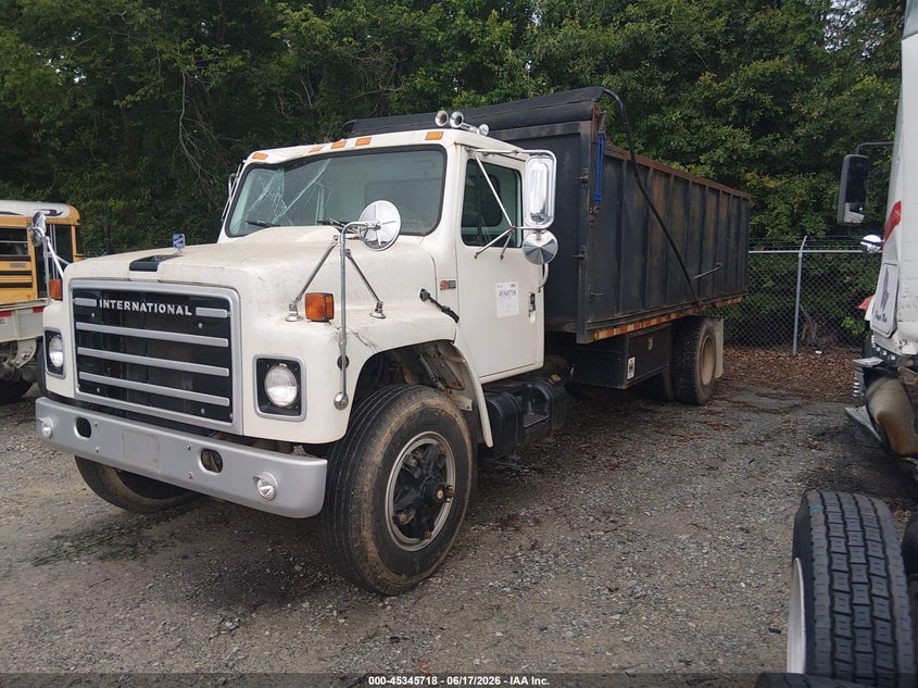 1985 International S-series VIN 1HTLDTVN0FHA50839 IAAI salvage auction — RIGHT FRONT, Salvage (Idaho), sold $1,350 on 2026-07-06 (photo 2)