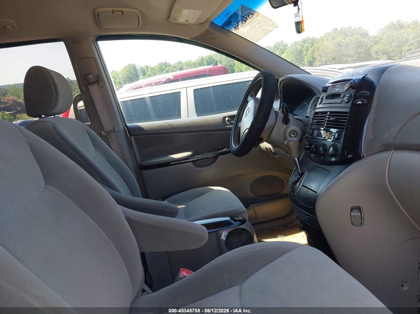 2005 Toyota Sienna VIN 5TDBA23C05S053115 IAAI salvage auction — NORMAL WEAR, Repossession Paperwork (South Carolina), sold $600 on 2026-07-28 (photo 5)