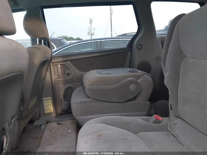 2005 Toyota Sienna VIN 5TDBA23C05S053115 IAAI salvage auction — NORMAL WEAR, Repossession Paperwork (South Carolina), sold $600 on 2026-07-28 (photo 8)