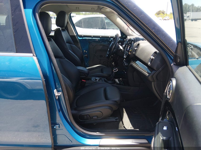 2019 Mini VIN WMZYU7C55K3F93530 IAAI salvage auction — SIDE, Original (Texas), sold $4,250 on 2026-08-09 (photo 5)