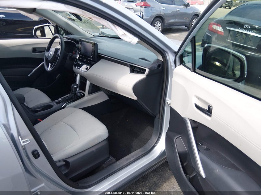 2022 Toyota Corolla cross VIN 7MUCAAAG4NV007457 IAAI salvage auction — LEFT SIDE, Salvage Title, sold $5,550 on 2026-07-23 (photo 5)