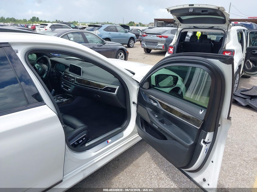 2017 BMW 7er VIN WBA7F0C55HGM21393 IAAI salvage auction — RIGHT SIDE, Original (Texas), sold $6,200 on 2026-08-20 (photo 5)