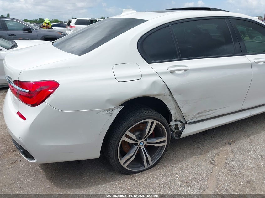 2017 BMW 7er VIN WBA7F0C55HGM21393 IAAI salvage auction — RIGHT SIDE, Original (Texas), sold $6,200 on 2026-08-20 (photo 6)