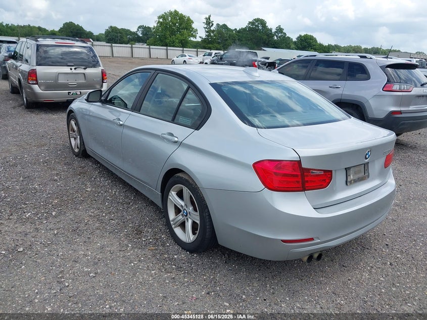 2015 BMW 3er VIN WBA3A5C59FP605047 IAAI salvage auction — REAR END, Salvage (Louisiana), sold $625 on 2026-08-05 (photo 3)