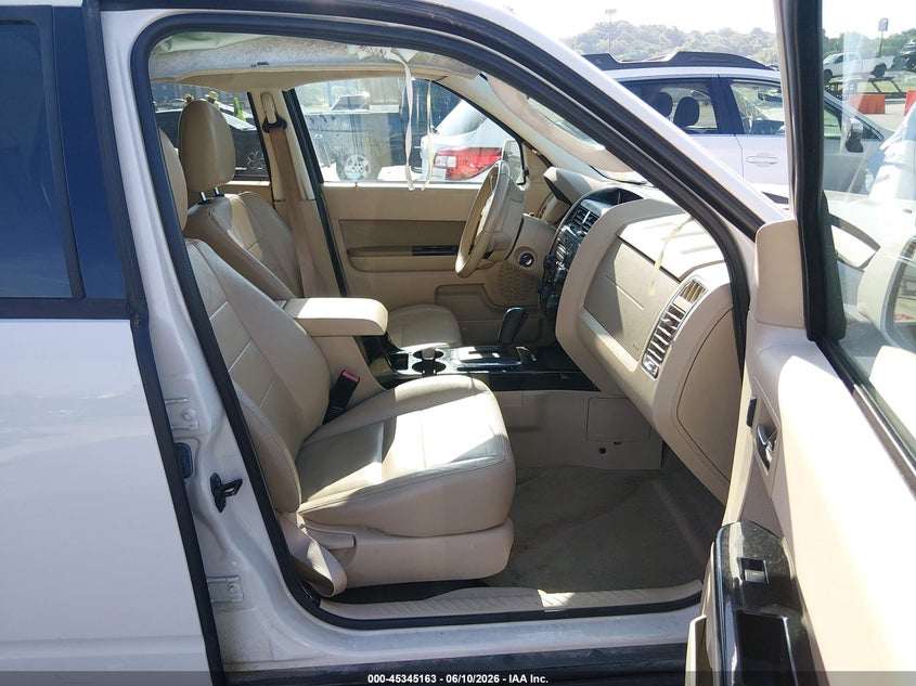 2011 Ford Escape VIN 1FMCU0EG8BKB84016 IAAI salvage auction — LEFT SIDE, Salvage (Illinois), sold $275 on 2026-07-18 (photo 5)
