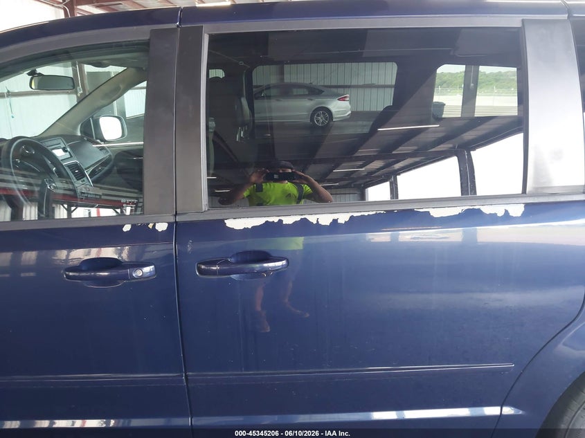 2016 Dodge Grand caravan VIN 2C4RDGBG9GR122743 IAAI salvage auction — NORMAL WEAR, Sf97 (Georgia), sold $10,525 on 2026-08-13 (photo 6)