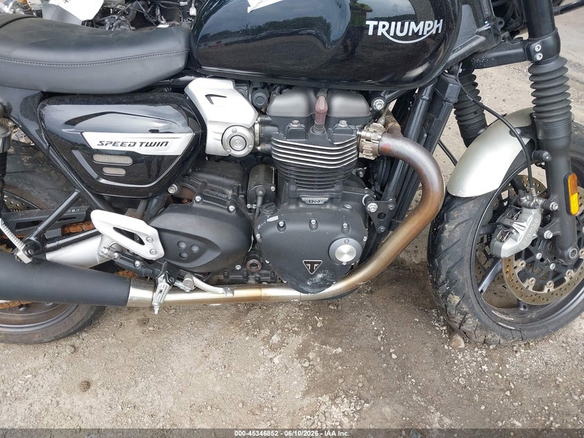 2021 Triumph motorcycle Speed twin VIN SMTD54HF7MTAD9191 IAAI salvage auction — SIDE, Salvage - Greater Than 75% (Maryland), sold $25 on 2026-07-28 (photo 8)