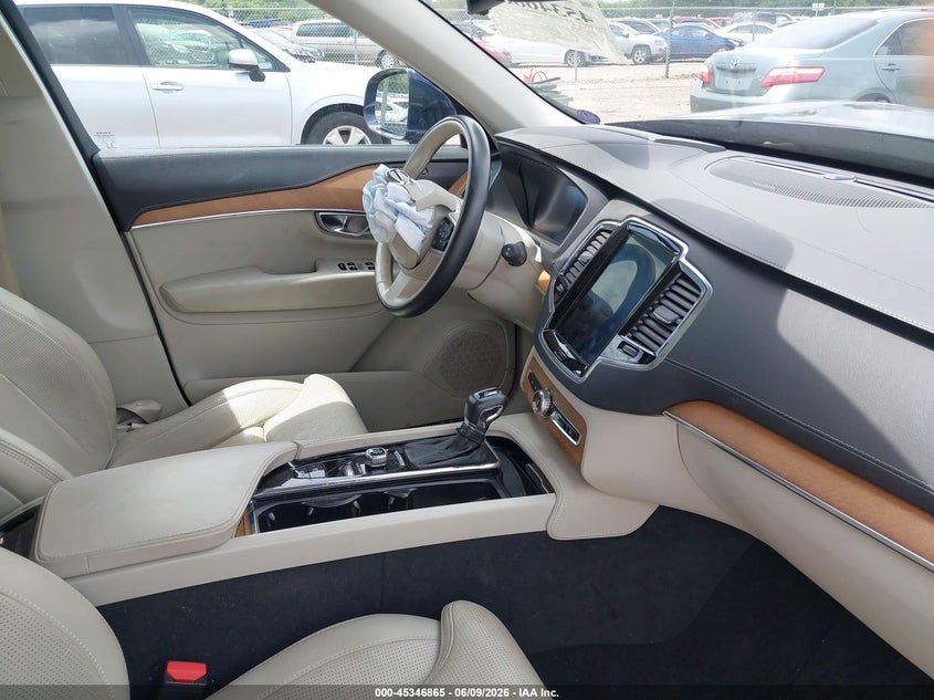 2019 Volvo Xc90 VIN YV4A22PL6K1425906 IAAI salvage auction — LEFT FRONT, Salvage Title, sold $5,050 on 2026-07-17 (photo 5)