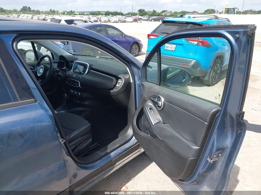 2017 Fiat 500x VIN ZFBCFXCB4HP607378 IAAI salvage auction — REAR END, Salvage (Texas), sold $600 on 2026-08-01 (photo 5)