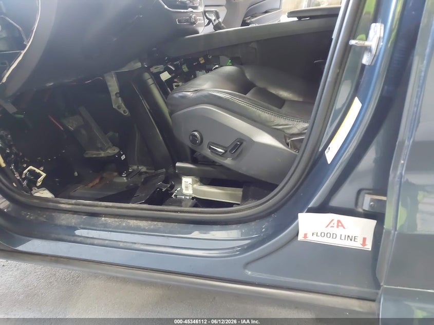 2019 Volvo Xc60 VIN LYV102RK4KB220767 IAAI salvage auction — WATER/FLOOD, Mv-907A (New York), sold $6,300 on 2026-07-29 (photo 6)
