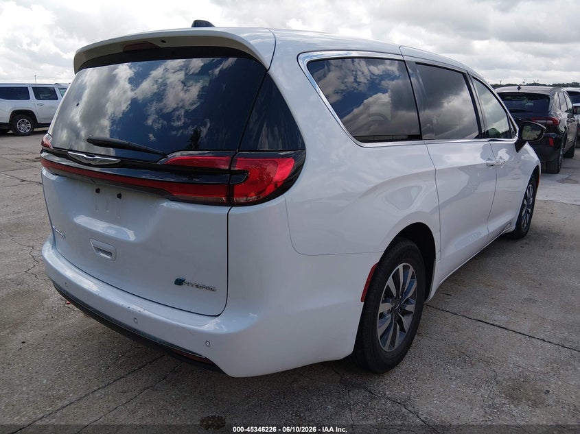 2024 Chrysler Pacifica VIN 2C4RC1S78RR115091 IAAI salvage auction — ALL OVER, Salvage Title, sold $15,700 on 2026-07-04 (photo 4)