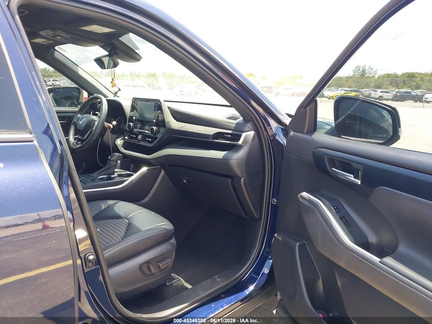 2022 Toyota Highlander VIN 5TDLZRAH5NS138682 IAAI salvage auction — LEFT REAR, Salvage Title, sold $16,000 on 2026-07-30 (photo 5)