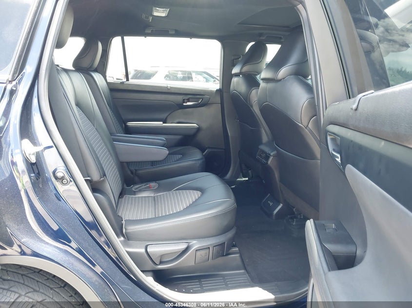 2022 Toyota Highlander VIN 5TDLZRAH5NS138682 IAAI salvage auction — LEFT REAR, Salvage Title, sold $16,000 on 2026-07-30 (photo 8)
