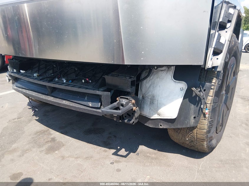 2025 Tesla Cybertruck VIN 7G2CEHED0SA071982 IAAI salvage auction — FRONT & REAR, Salvage (North Carolina), sold $20,200 on 2026-07-30 (photo 6)