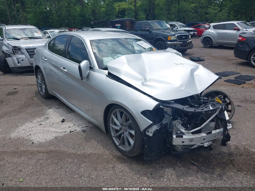 2017 Alfa romeo Giulia VIN ZARFAEBN0H7539935 IAAI salvage auction — FRONT END, Salvage Title, sold $1,200 on 2026-08-04 (photo 1)