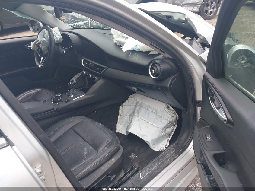 2017 Alfa romeo Giulia VIN ZARFAEBN0H7539935 IAAI salvage auction — FRONT END, Salvage Title, sold $1,200 on 2026-08-04 (photo 5)