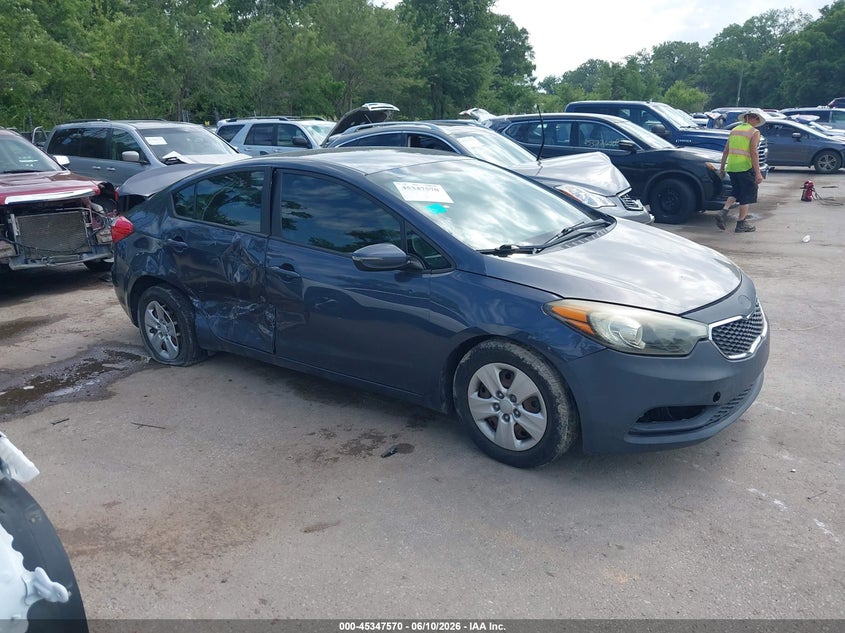 2015 Kia Forte VIN KNAFX4A68F5430464 IAAI salvage auction — RIGHT SIDE, Salvage (Kansas), sold $675 on 2026-07-15 (photo 1)