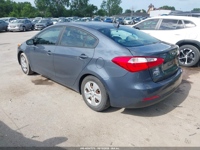 2015 Kia Forte VIN KNAFX4A68F5430464 IAAI salvage auction — RIGHT SIDE, Salvage (Kansas), sold $675 on 2026-07-15 (photo 3)