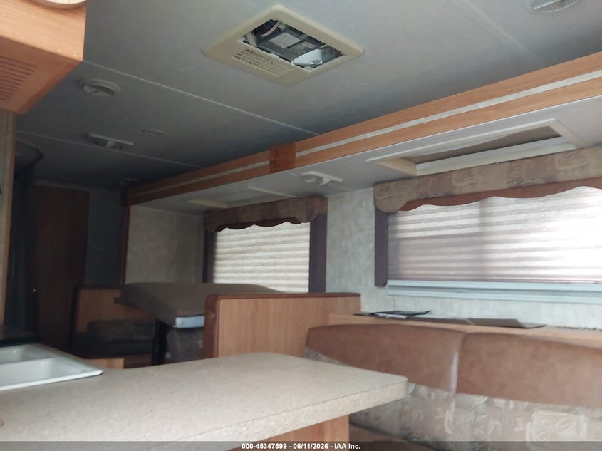 2007 Forest river Cherokee VIN 4X4TCKD227Y105043 IAAI salvage auction — SIDE, Salvage (Indiana), sold $1,200 on 2026-07-08 (photo 8)