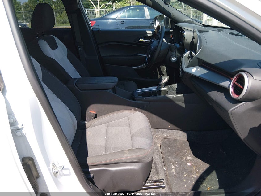 2024 Chevrolet Trax VIN KL77LGE23RC205099 IAAI salvage auction — RIGHT FRONT, Salvage (Alabama), sold $4,300 on 2026-07-27 (photo 5)