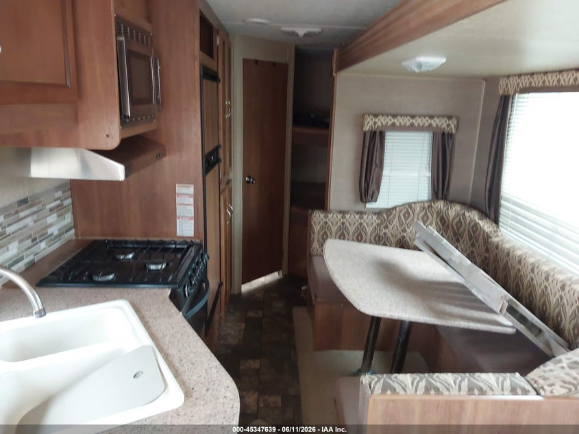 2016 Coachmen Catalina VIN 5ZT2CAUB3GA021736 IAAI salvage auction — Unknown, Salvage (Pennsylvania), sold $50 on 2026-07-23 (photo 8)