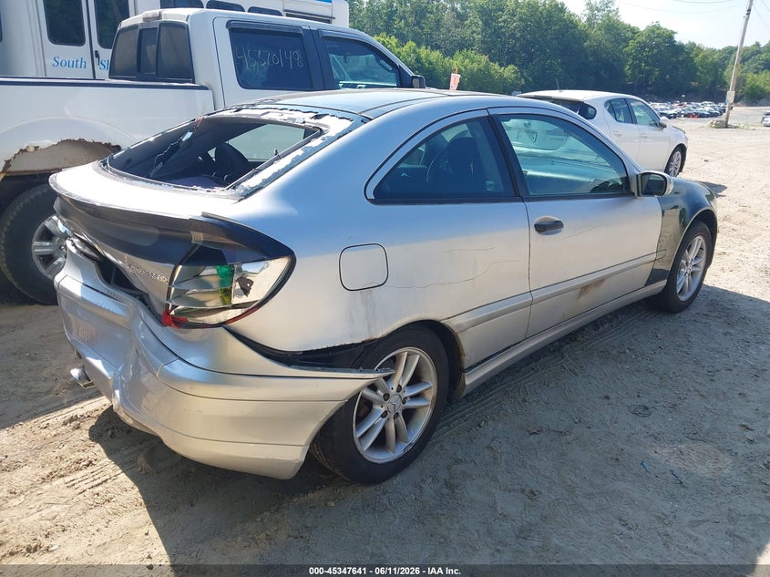 2003 Mercedes-benz C-klasse VIN WDBRN40J93A388321 IAAI salvage auction — REAR END, Salvage (Massachusetts), sold $100 on 2026-07-21 (photo 4)
