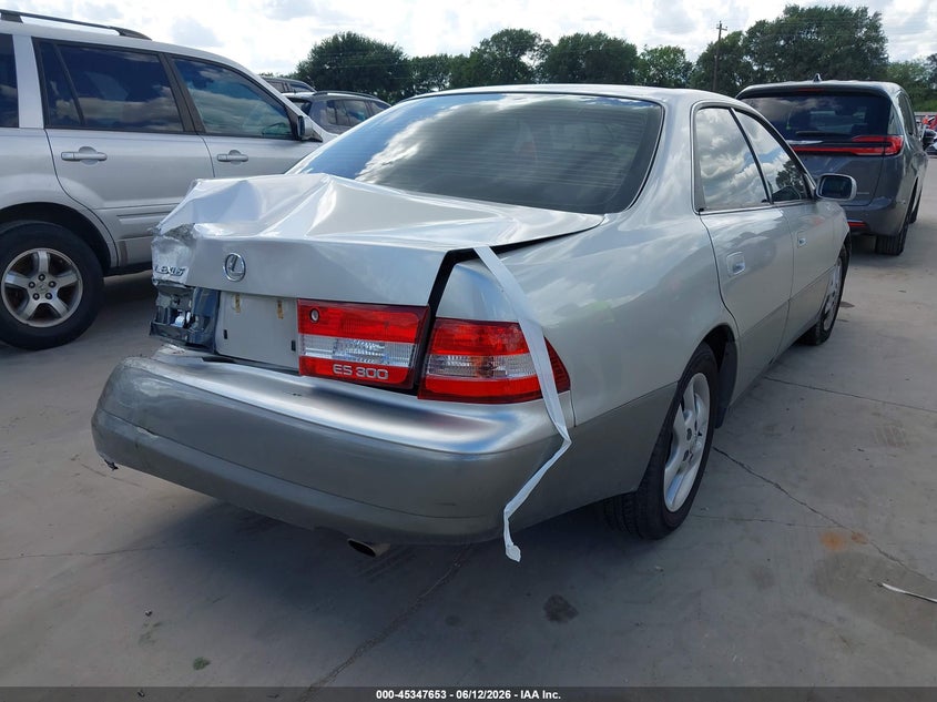 2000 Lexus ES VIN JT8BF28G7Y5083458 IAAI salvage auction — REAR END, Salvage (Texas), sold $1,075 on 2026-07-07 (photo 4)