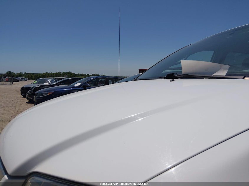 2015 Chrysler Town & country VIN 2C4RC1CG7FR611056 IAAI salvage auction — NORMAL WEAR, Salvage Title, sold $925 on 2026-07-23 (photo 6)