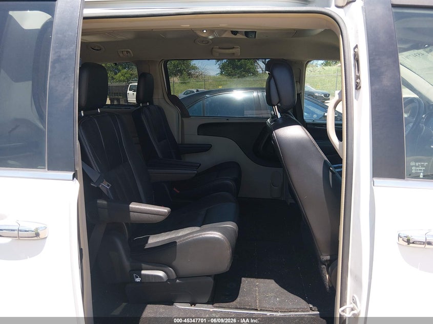 2015 Chrysler Town & country VIN 2C4RC1CG7FR611056 IAAI salvage auction — NORMAL WEAR, Salvage Title, sold $925 on 2026-07-23 (photo 8)