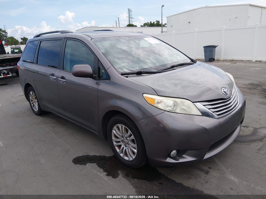 2017 Toyota Sienna VIN 5TDYZ3DC0HS876686 IAAI salvage auction — WATER/FLOOD, Rebuildable (Florida), sold $2,600 on 2026-07-13 (photo 1)