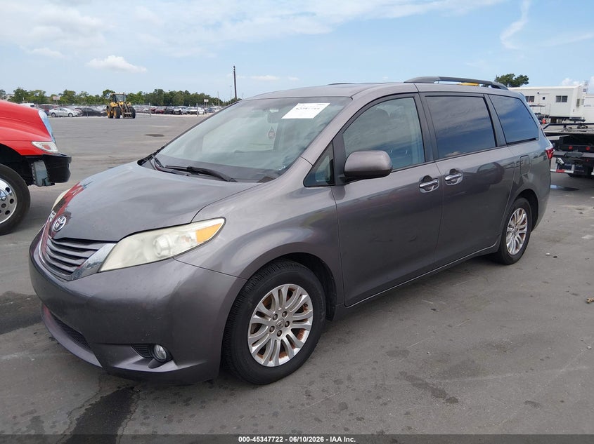 2017 Toyota Sienna VIN 5TDYZ3DC0HS876686 IAAI salvage auction — WATER/FLOOD, Rebuildable (Florida), sold $2,600 on 2026-07-13 (photo 2)