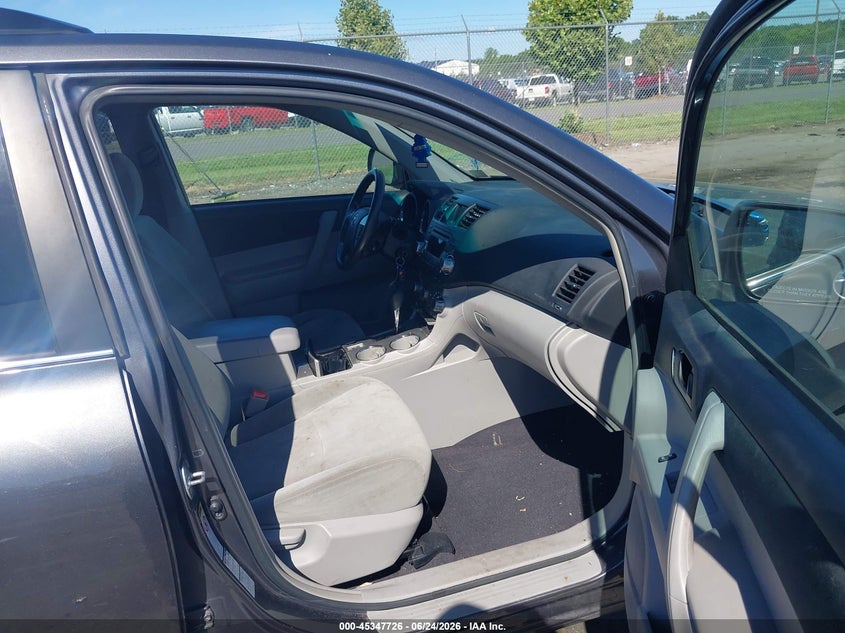 2011 Toyota Highlander VIN 5TDBK3EH3BS044397 IAAI salvage auction — REAR END, Clear (Virginia), sold $2,650 on 2026-07-21 (photo 5)