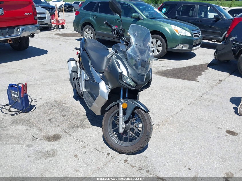2021 Honda X-adv VIN MLHKF3852M5001391 IAAI salvage auction — RIGHT SIDE, Salvage (Iowa), sold $600 on 2026-07-08 (photo 1)