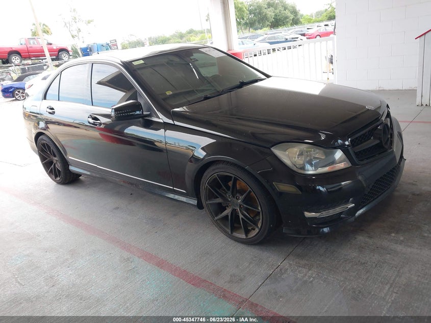 2012 Mercedes-benz C-klasse VIN WDDGF8BB8CR227744 IAAI salvage auction — LEFT FRONT, Wait Title, sold $575 on 2026-08-12 (photo 1)