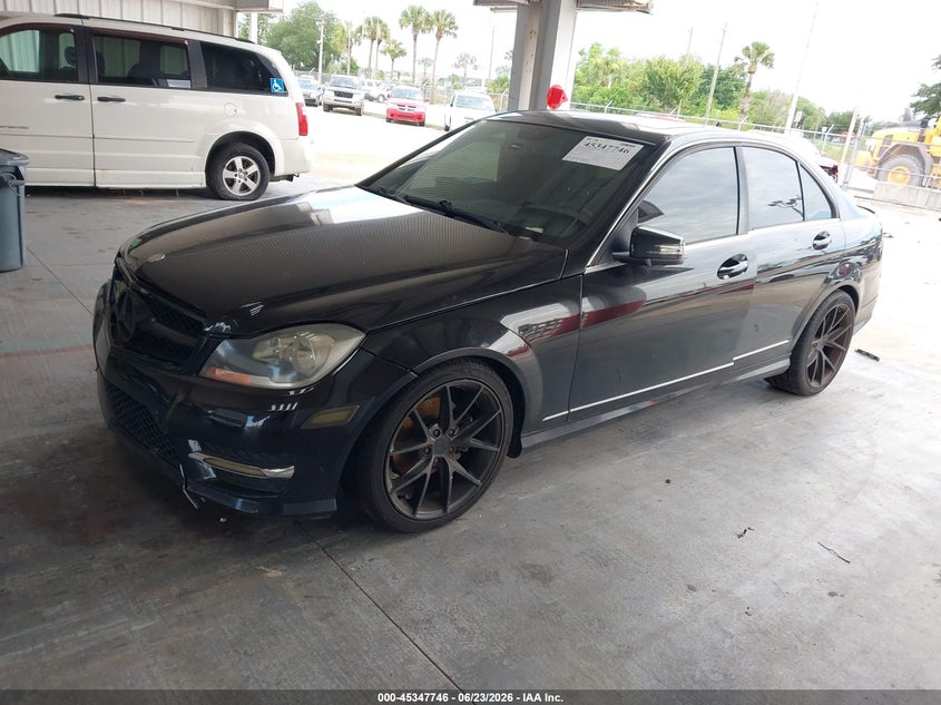 2012 Mercedes-benz C-klasse VIN WDDGF8BB8CR227744 IAAI salvage auction — LEFT FRONT, Wait Title, sold $575 on 2026-08-12 (photo 2)