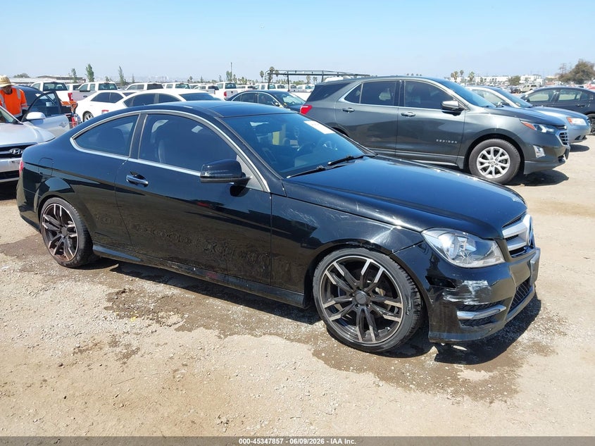 2012 Mercedes-benz VIN WDDGJ4HB0CF787662 IAAI salvage auction — NORMAL WEAR, Salvage Title, sold $400 on 2026-08-11 (photo 1)