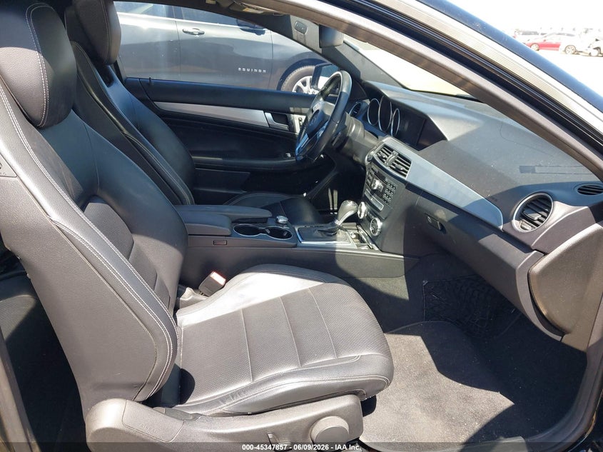 2012 Mercedes-benz VIN WDDGJ4HB0CF787662 IAAI salvage auction — NORMAL WEAR, Salvage Title, sold $400 on 2026-08-11 (photo 5)