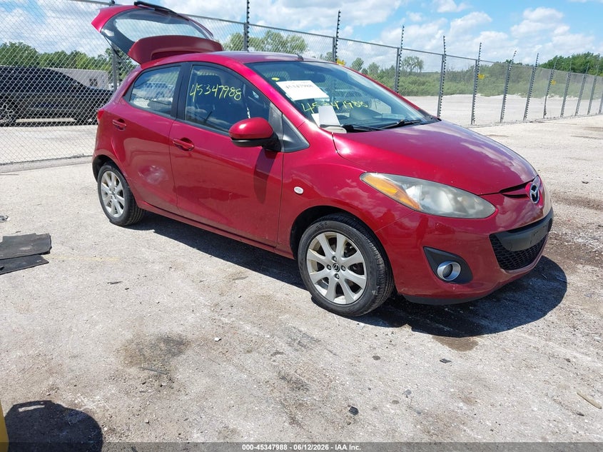 2014 Mazda 2 VIN JM1DE1LY0E0183840 IAAI salvage auction — LEFT SIDE, Clear (Wisconsin), sold $700 on 2026-07-28 (photo 1)