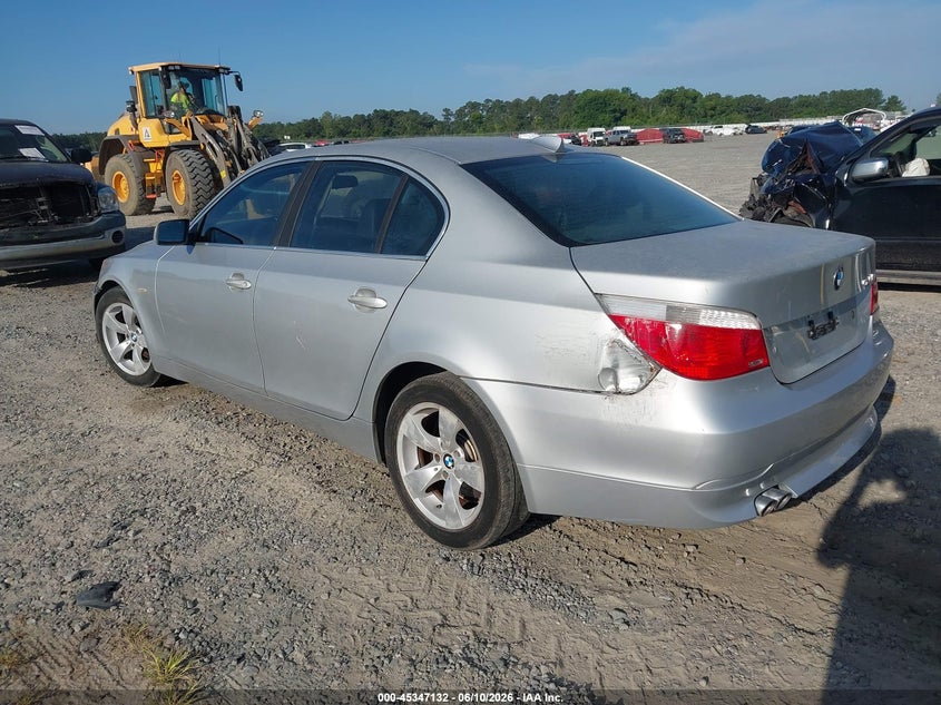 2007 BMW 5er VIN WBANE53517CW66608 IAAI salvage auction — NORMAL WEAR, Clear (Georgia), sold $400 on 2026-07-13 (photo 3)