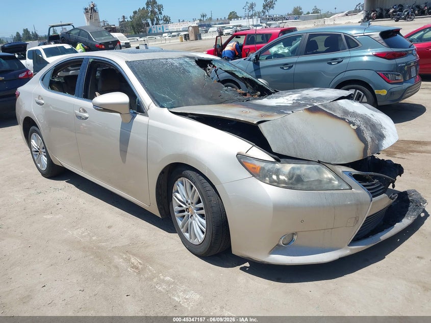2013 Lexus ES VIN JTHBK1GG2D2021839 IAAI salvage auction — NORMAL WEAR, Salvage Title, sold $975 on 2026-07-29 (photo 1)
