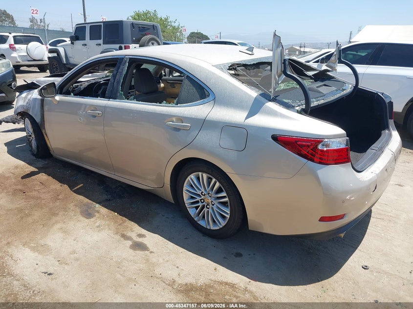 2013 Lexus ES VIN JTHBK1GG2D2021839 IAAI salvage auction — NORMAL WEAR, Salvage Title, sold $975 on 2026-07-29 (photo 3)