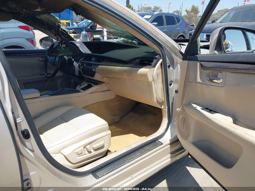 2013 Lexus ES VIN JTHBK1GG2D2021839 IAAI salvage auction — NORMAL WEAR, Salvage Title, sold $975 on 2026-07-29 (photo 5)