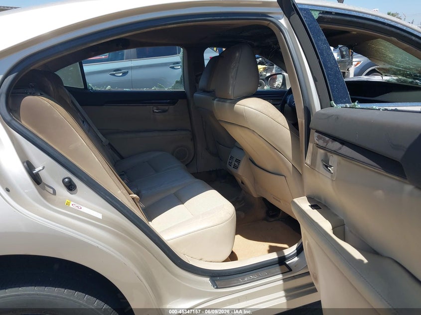 2013 Lexus ES VIN JTHBK1GG2D2021839 IAAI salvage auction — NORMAL WEAR, Salvage Title, sold $975 on 2026-07-29 (photo 8)