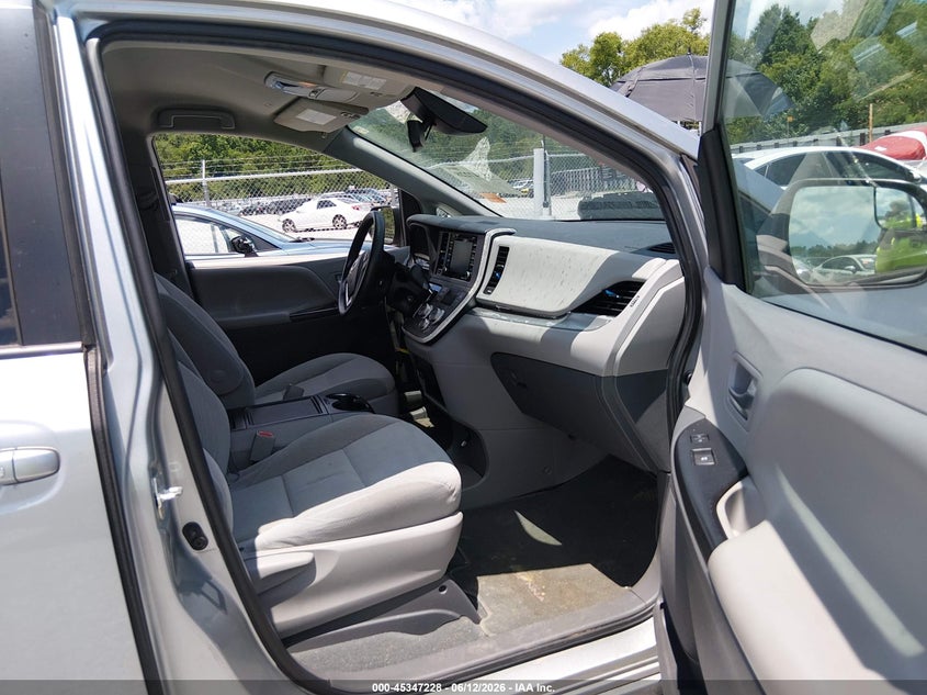 2020 Toyota Sienna VIN 5TDKZ3DC5LS038457 IAAI salvage auction — LEFT FRONT, Salvage (Alabama), sold $4,925 on 2026-07-23 (photo 5)