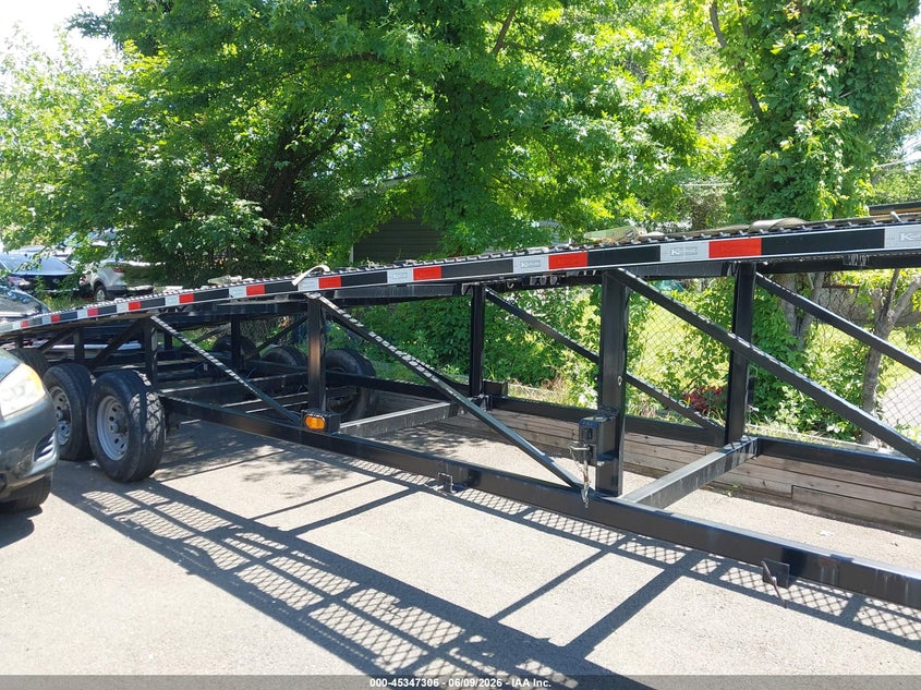 2023 Kaufman trailers Trailer VIN 7UZFW5037PB000179 IAAI salvage auction — SIDE, Clear (New Jersey), sold $7,100 on 2026-07-13 (photo 4)