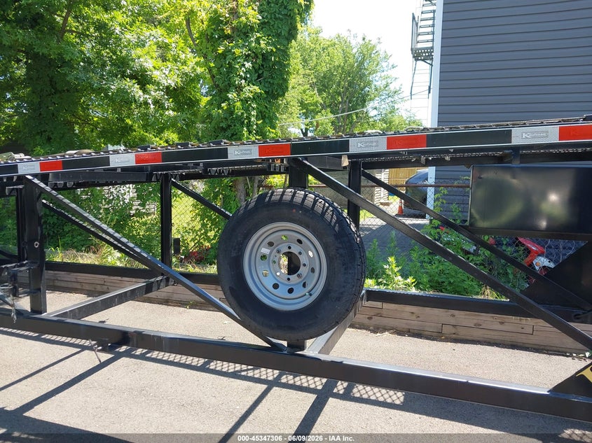2023 Kaufman trailers Trailer VIN 7UZFW5037PB000179 IAAI salvage auction — SIDE, Clear (New Jersey), sold $7,100 on 2026-07-13 (photo 8)
